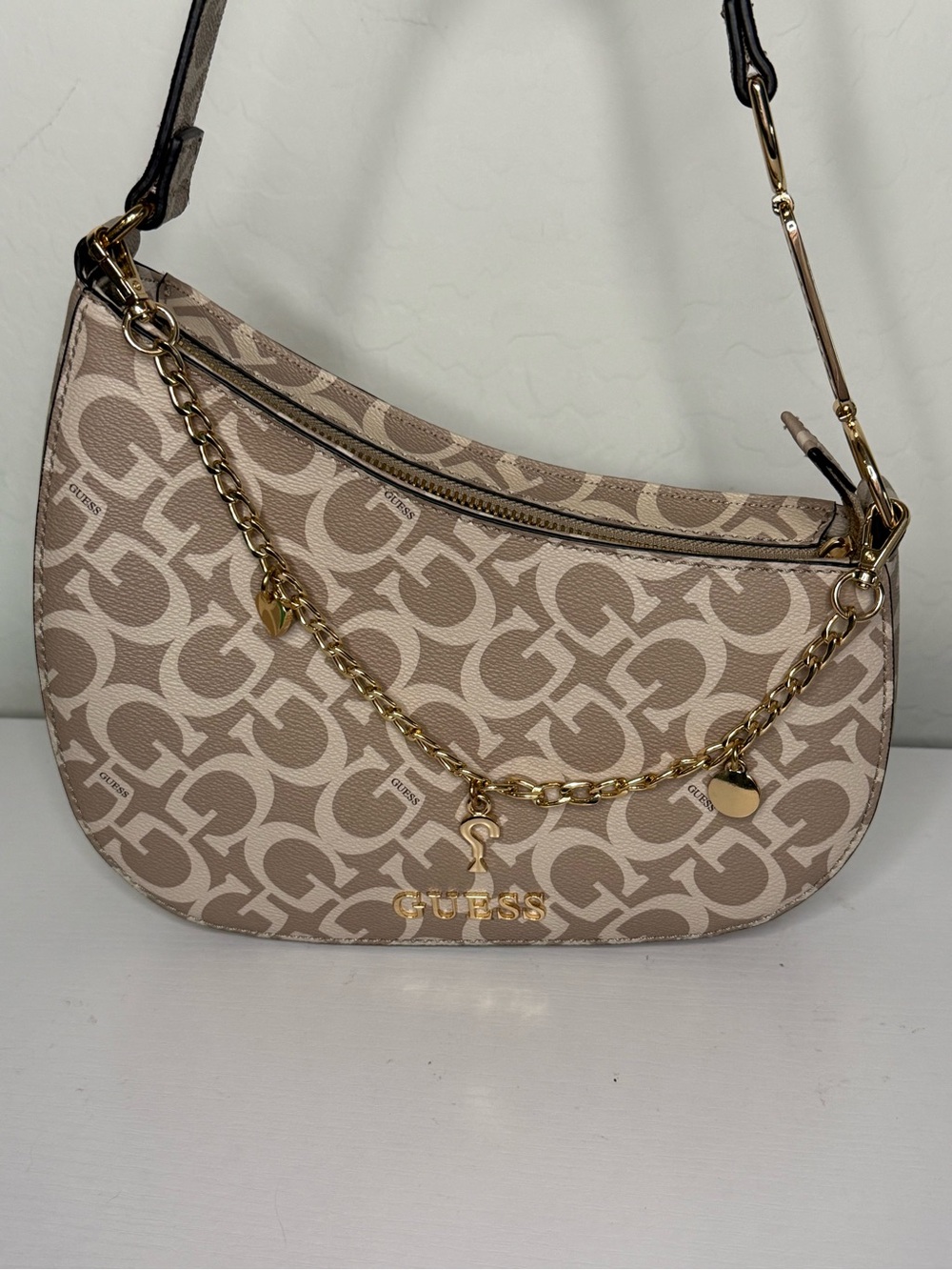 GUESS Beige Monogram Chain-Accent Shoulder Bag
